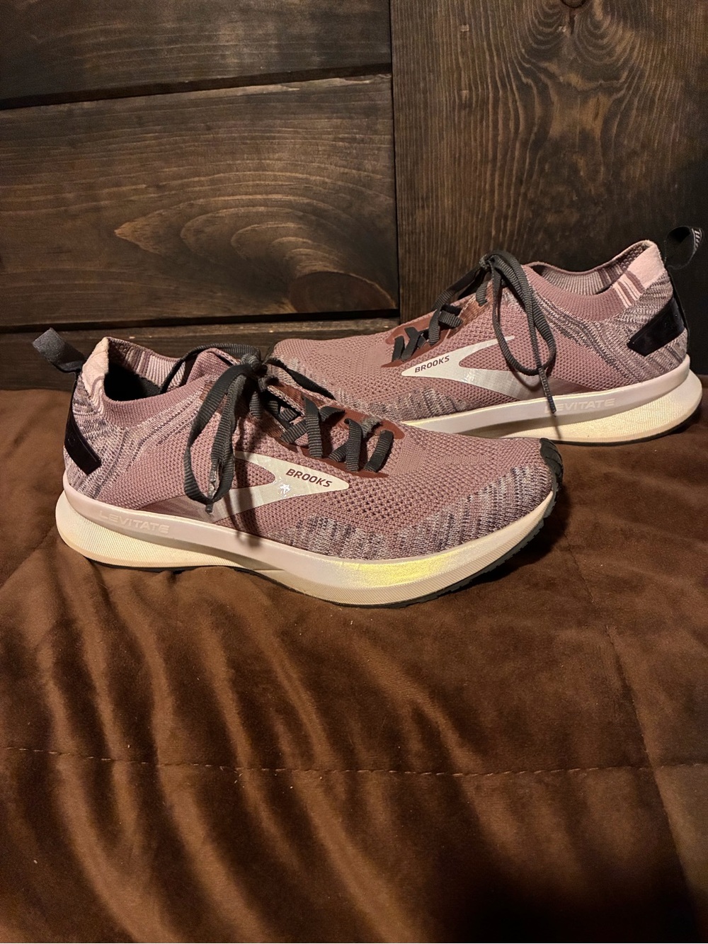Brooks Women's Levitate size 7 Lace-Up Running Shoes